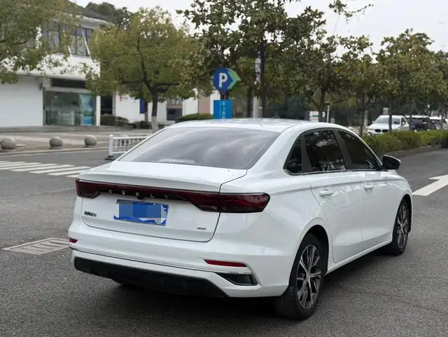Geely Emgrand 2022 Model No. 4 Gen 1.5L CVT Luxury Model – фото 6