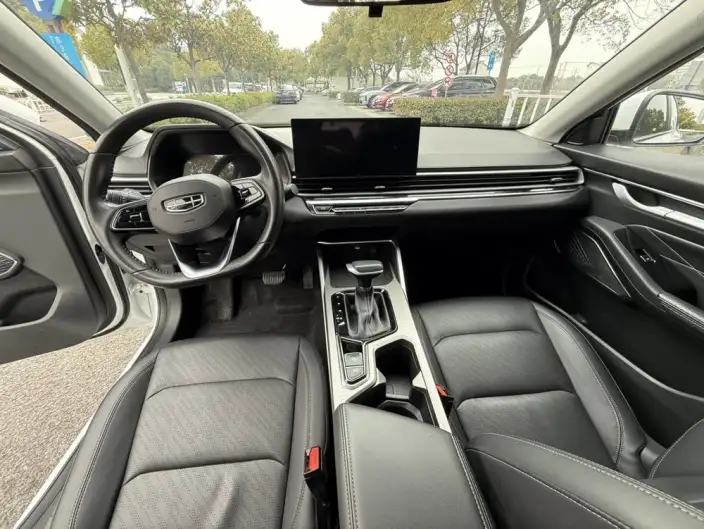 Geely Emgrand 2022 Model No. 4 Gen 1.5L CVT Luxury Model – фото 7