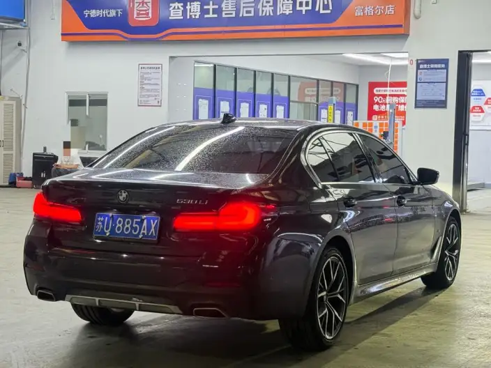 BMW 5 Series 2022 Model Facelift 530Li Exclusive Model M Sports Set – фото 6