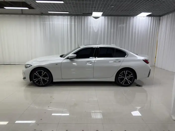 BMW 3 Series 2023 Model 325i M Sports Set – фото 4