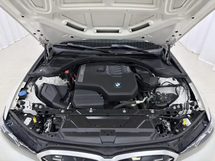 BMW 3 Series 2023 Model 325i M Sports Set – фото 10