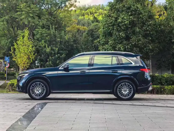 Mercedes-Benz GLC 2023 Model Facelift GLC 300 L 4MATIC Dynamic Model 5 seat – фото 4