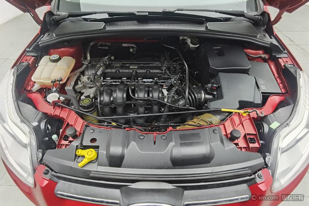 Ford Focus 2012 Hatchback 1.6L Automatic Comfort – фото 5