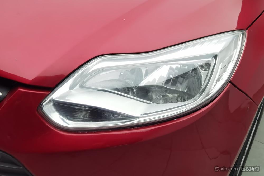 Ford Focus 2012 Hatchback 1.6L Automatic Comfort – фото 7