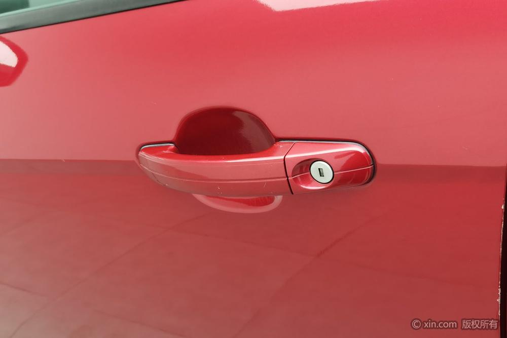 Ford Focus 2012 Hatchback 1.6L Automatic Comfort – фото 10