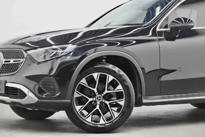 Mercedes-Benz GLC 2023 Model Facelift GLC 260 L 4MATIC Dynamic Model 5 seat – фото 8