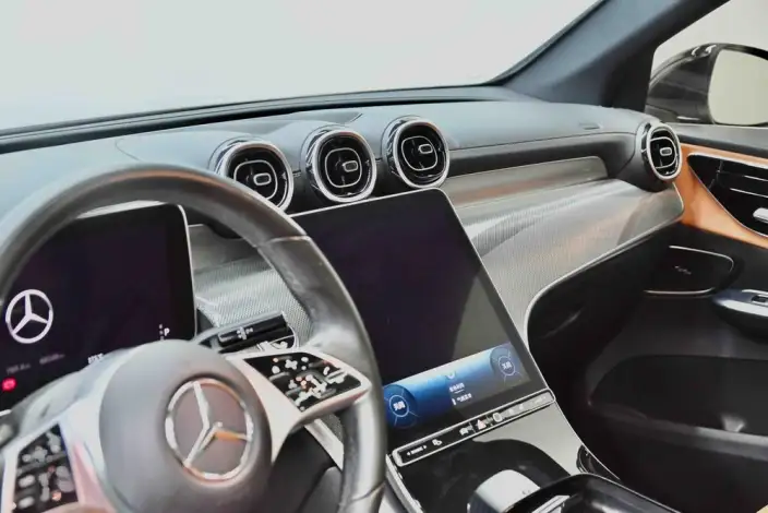 Mercedes-Benz GLC 2023 Model Facelift GLC 260 L 4MATIC Dynamic Model 5 seat – фото 10