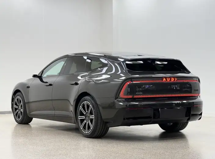 AUDI E5 Sportback 2026 Model Pioneer quattro Model – фото 5