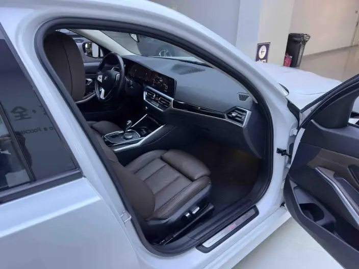 BMW 3 Series 2022 Model 320i Sports Set – фото 10