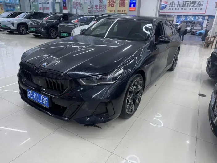 BMW 5 Series 2025 Model Facelift 530Li Exclusive Model M Sports Set – фото 1