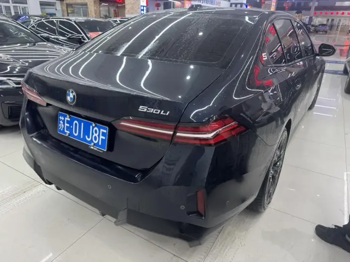 BMW 5 Series 2025 Model Facelift 530Li Exclusive Model M Sports Set – фото 4