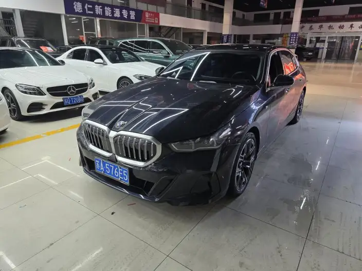 BMW 5 Series 2025 Model Facelift 530Li Exclusive Model M Sports Set – фото 1