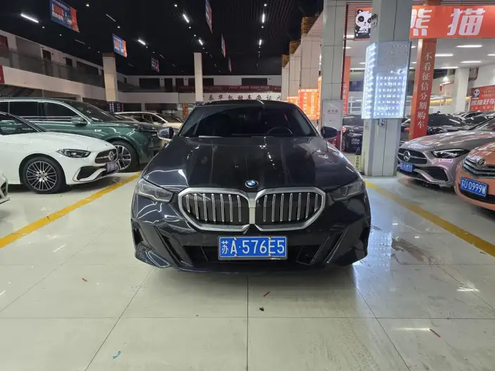 BMW 5 Series 2025 Model Facelift 530Li Exclusive Model M Sports Set – фото 2