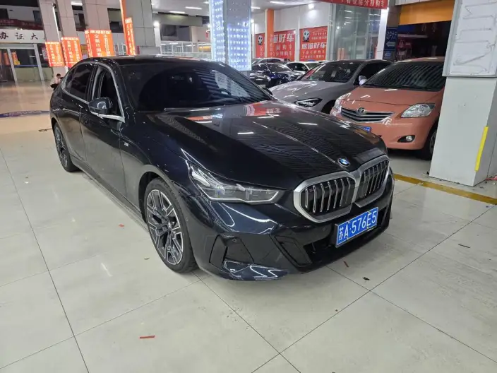 BMW 5 Series 2025 Model Facelift 530Li Exclusive Model M Sports Set – фото 3