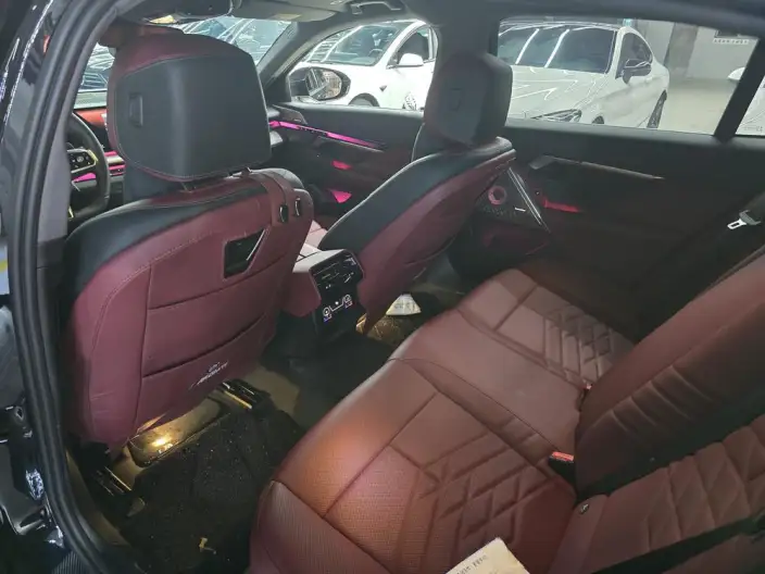 BMW 5 Series 2025 Model Facelift 530Li Exclusive Model M Sports Set – фото 8