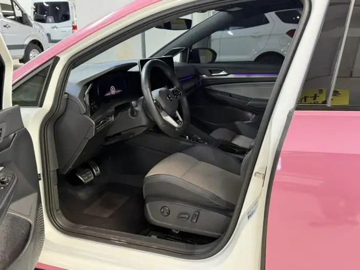 Volkswagen Golf 2025 Model 300TSI R-Line – фото 8