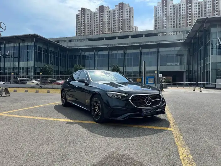 Mercedes-Benz E-Class 2024 Model E 260 L Sports sedan – фото 3