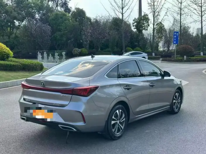 Changan Eado 2023 Model PLUS Changxiang Edition Blue whale NE 1.4T GDI DCT Noble Model – фото 5