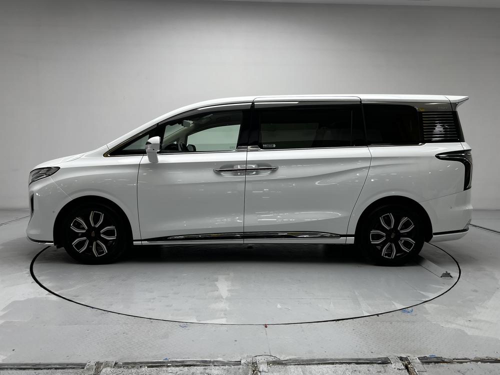HONGQI HQ9 Модель 2022 года Flag Lead Edition – фото 4