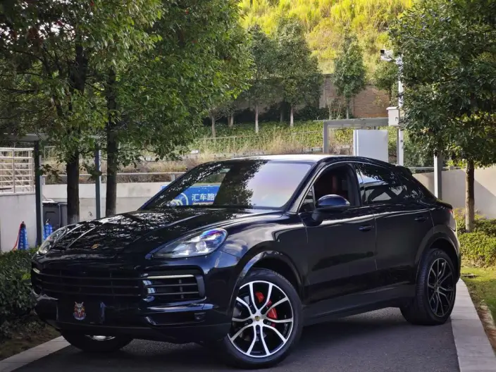 Cayenne Coupé 2022 Model Cayenne Coupé 3.0T Platinum edition