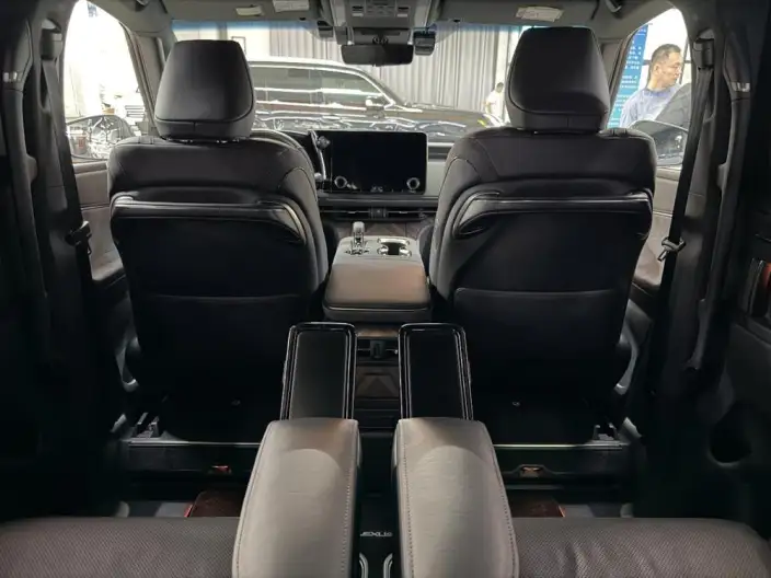 Lexus LM 2023 Model 500h DIRECT4 VI seat Respect Edition – фото 8