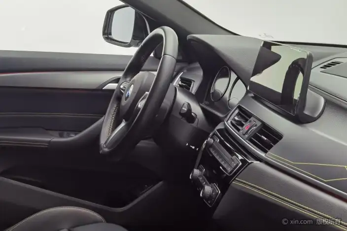 BMW X2 2023 Model sDrive25i Bright Edition – фото 10