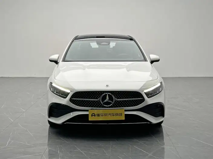 Mercedes-Benz A-class 2024 Model A 200 L Fashion Edition – фото 2