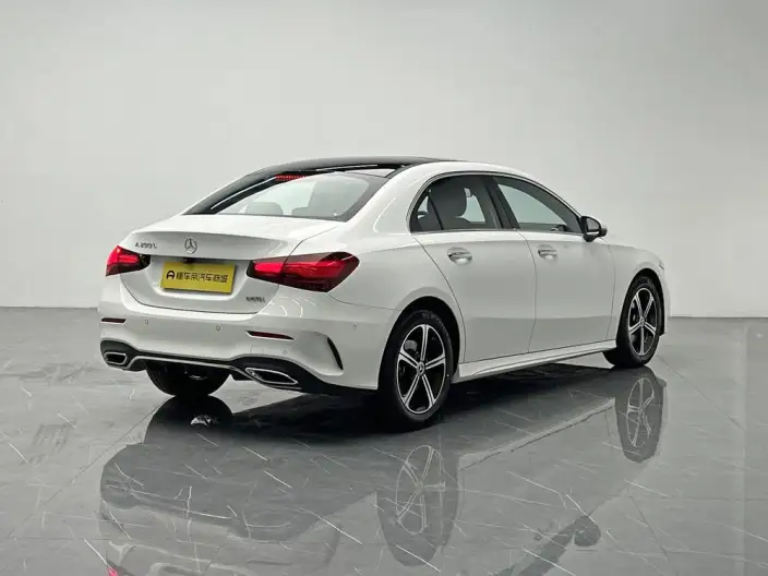 Mercedes-Benz A-class 2024 Model A 200 L Fashion Edition – фото 7