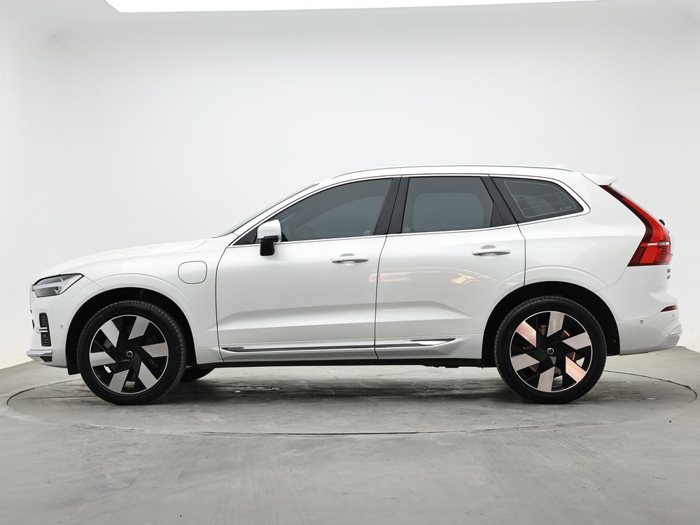 Volvo XC60 PHEV 2025 модификация T8 4WD Long Battery Li f e Pro Smart Range Deluxe Edition