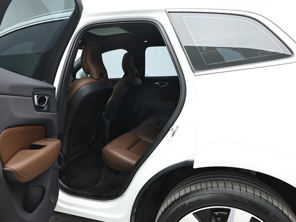 Volvo XC60 PHEV 2025 модификация T8 4WD Long Battery Li f e Pro Smart Range Deluxe Edition – фото 18