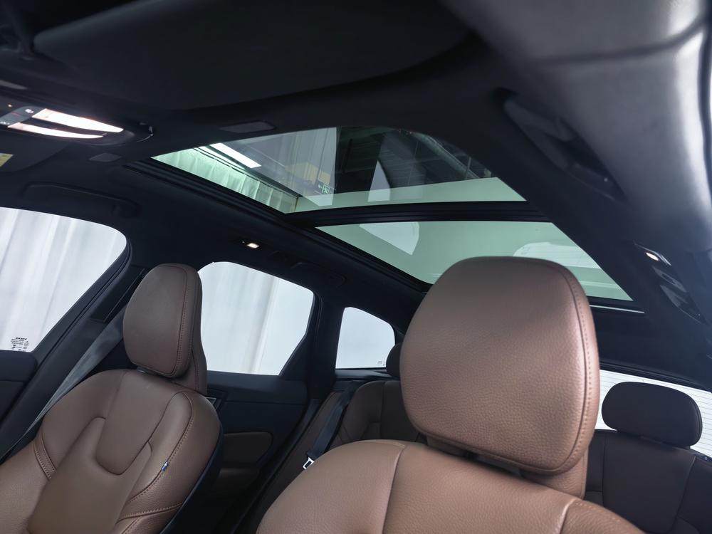 Volvo XC60 PHEV 2025 модификация T8 4WD Long Battery Li f e Pro Smart Range Deluxe Edition – фото 19