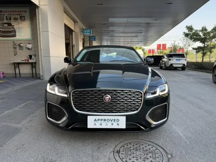 Jaguar XFL 2025 Model 2.0T P250 2WD Exclusive Deluxe Edition
