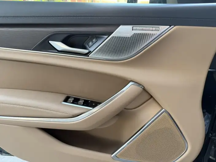 Jaguar XFL 2025 Model 2.0T P250 2WD Exclusive Deluxe Edition – фото 5