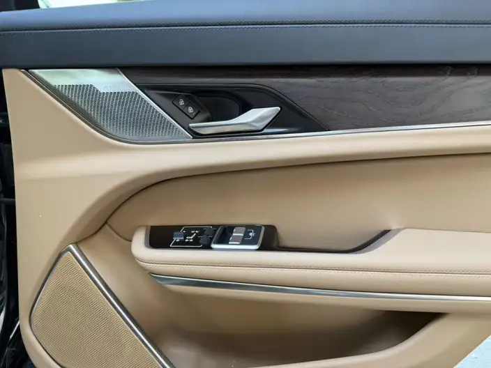 Jaguar XFL 2025 Model 2.0T P250 2WD Exclusive Deluxe Edition – фото 10