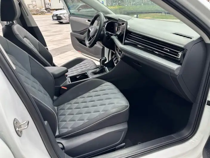 Volkswagen Sagitar 2024 Model 300TSI DSG Beyond Edition – фото 9