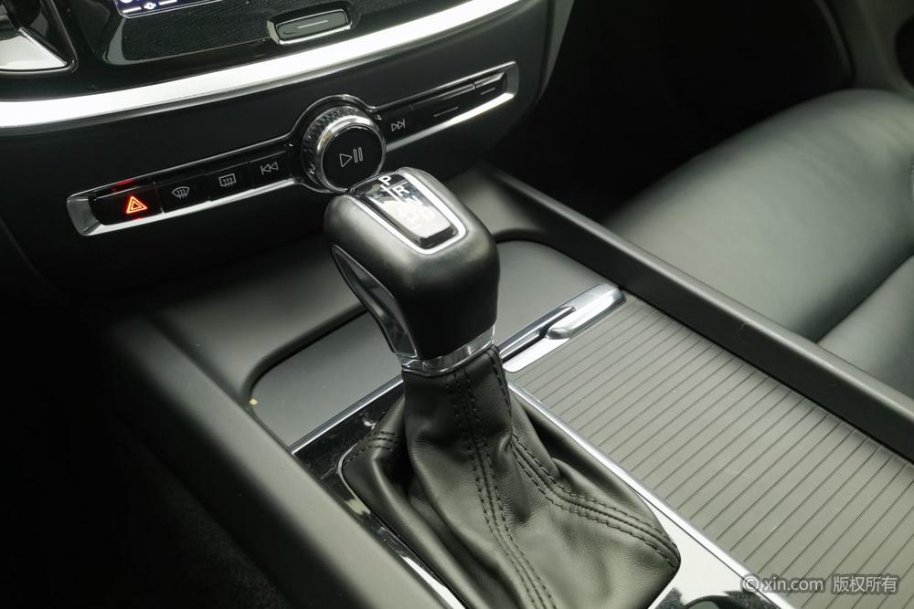 Volvo S60 2020 T4 Intelligent Refined Luxury – фото 16