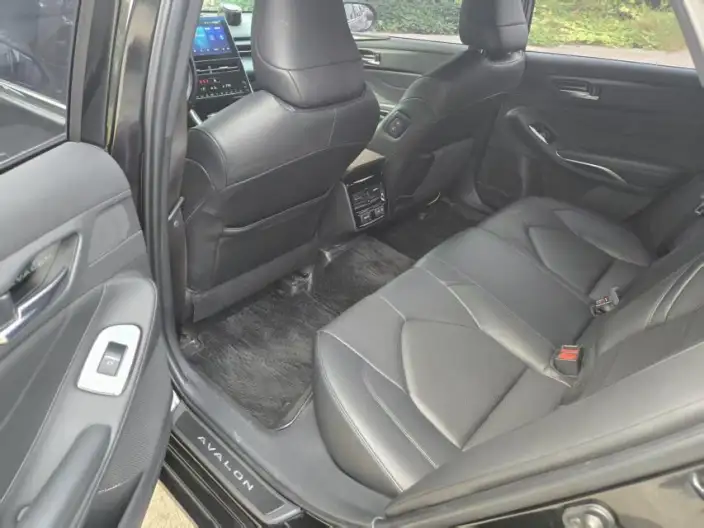 Toyota Avalon 2022 Model 2.0L XLE Exclusive Edition – фото 9