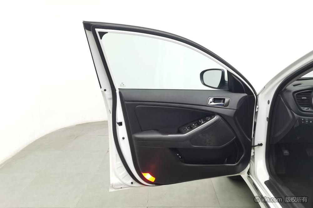 Kia K5 2015 модификация 2.0L автоматическое LUX – фото 22