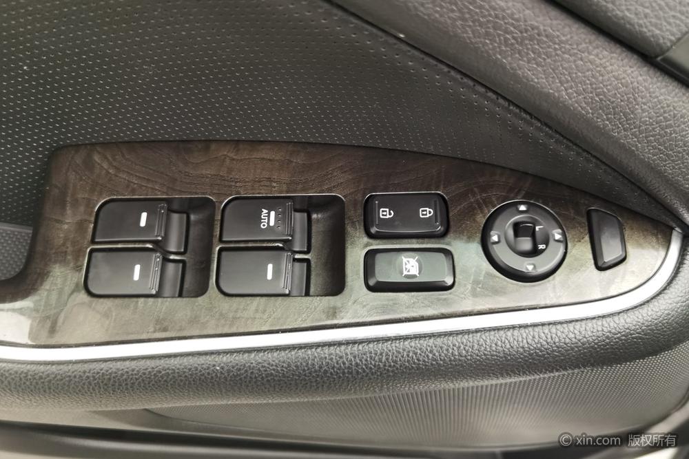 Kia K5 2015 модификация 2.0L автоматическое LUX – фото 23