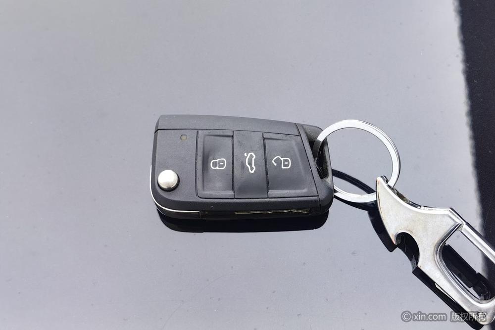 Volkswagen Lavida 2023 Sunrise 1.5L Manual New Ease Edition – фото 6