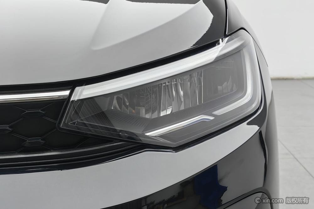 Volkswagen Lavida 2023 Sunrise 1.5L Manual New Ease Edition – фото 7