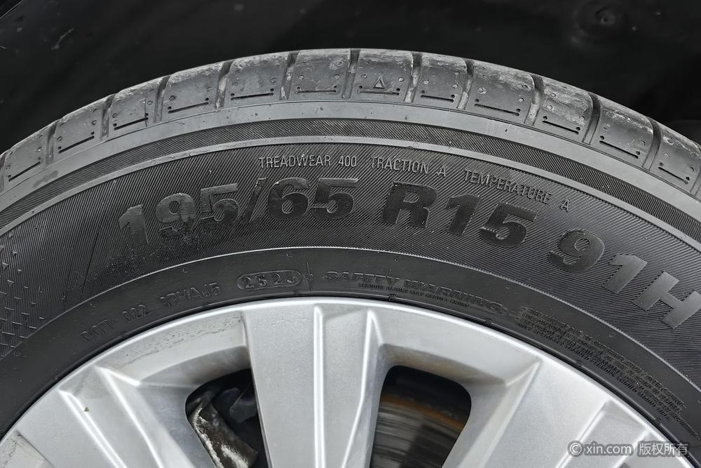 Volkswagen Lavida 2023 Sunrise 1.5L Manual New Ease Edition – фото 11