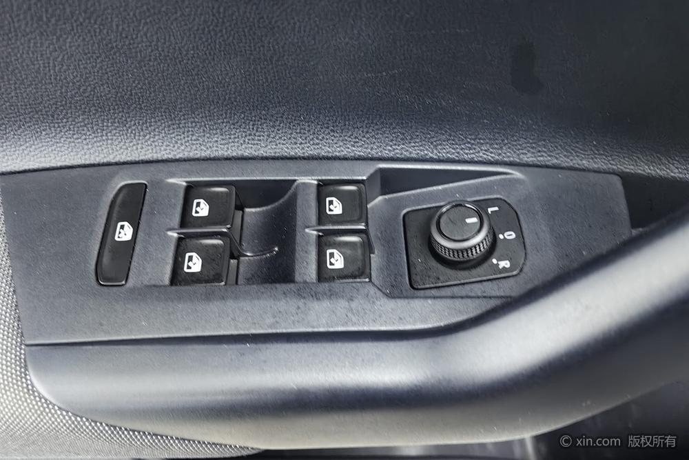 Volkswagen Lavida 2023 Sunrise 1.5L Manual New Ease Edition – фото 22