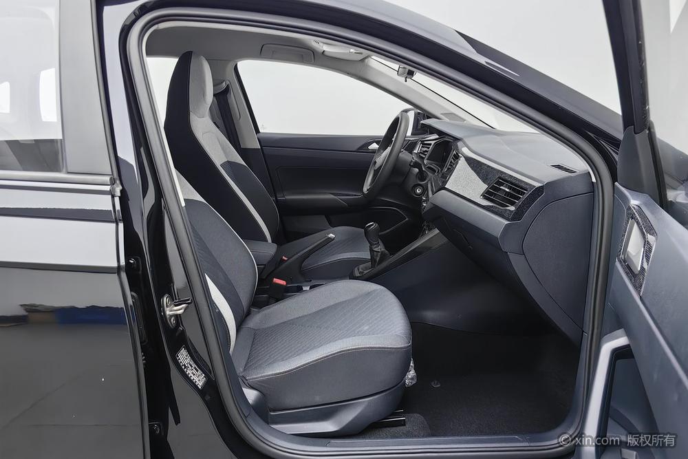 Volkswagen Lavida 2023 Sunrise 1.5L Manual New Ease Edition – фото 24