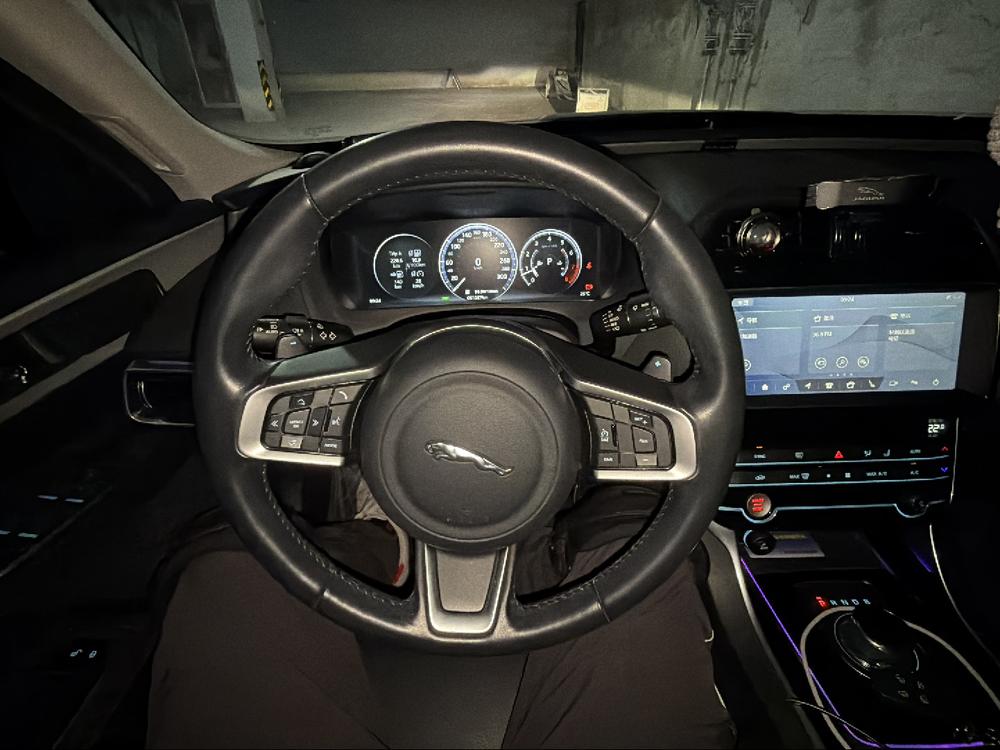 Jaguar XE L Модель 2019 года 2.0T 250PS Exclusive Edition – фото 7