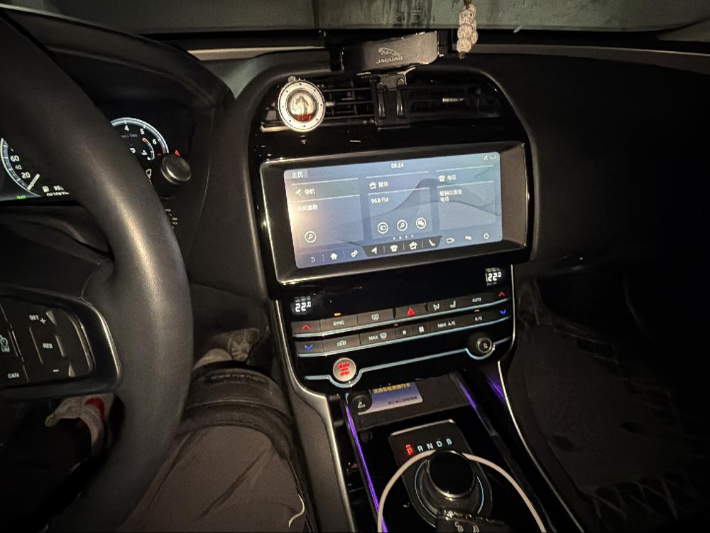 Jaguar XE L Модель 2019 года 2.0T 250PS Exclusive Edition – фото 8