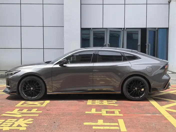 Changan UNI-V 2022 Model 1.5T Sports Edition