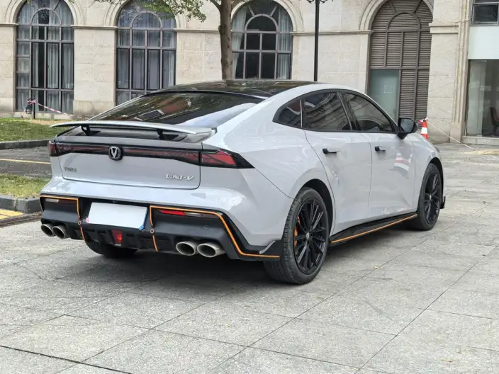 Changan UNI-V 2022 Model 1.5T Sports Edition – фото 7