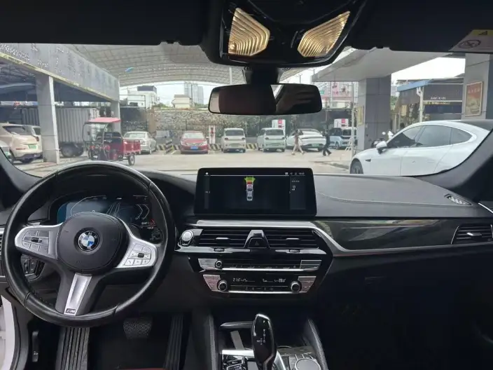 BMW 5 Series 2022 Model Facelift II 525Li M Sports Set – фото 6