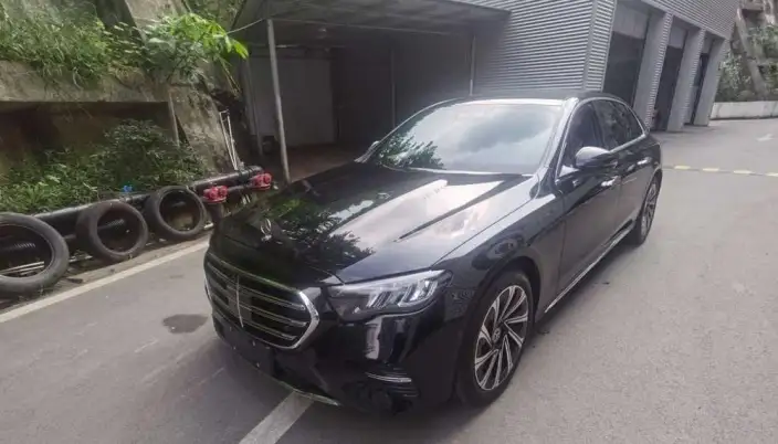 Mercedes-Benz E-Class 2024 Model E 300 L Luxury Model sedan – фото 1